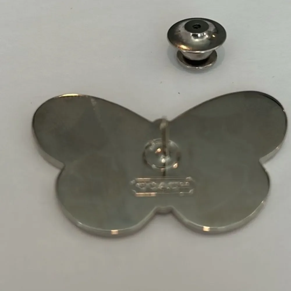 NWOT COACH Vintage White Enamel Butterfly
Lapel Pin Brooch Purse Backpack Charm - Picture 4 of 5